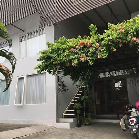 Matta Lodge Kuta Selatan Buitenkant foto